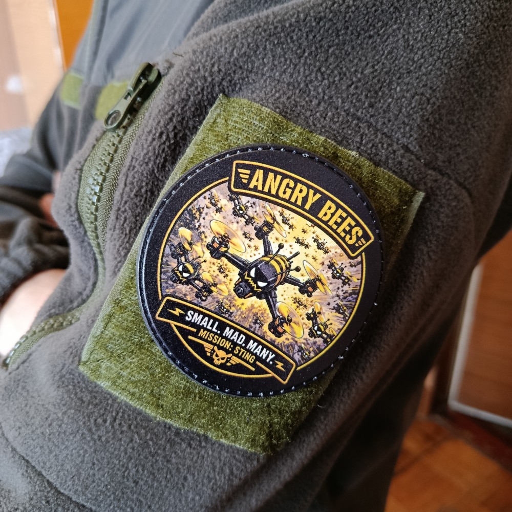 Шеврон Angry bees