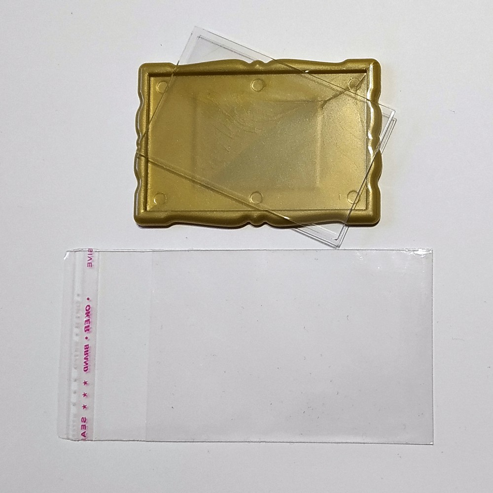 Прямоугольный акриловый магнитик Фигурная рамка 78*52 мм (золотистый)